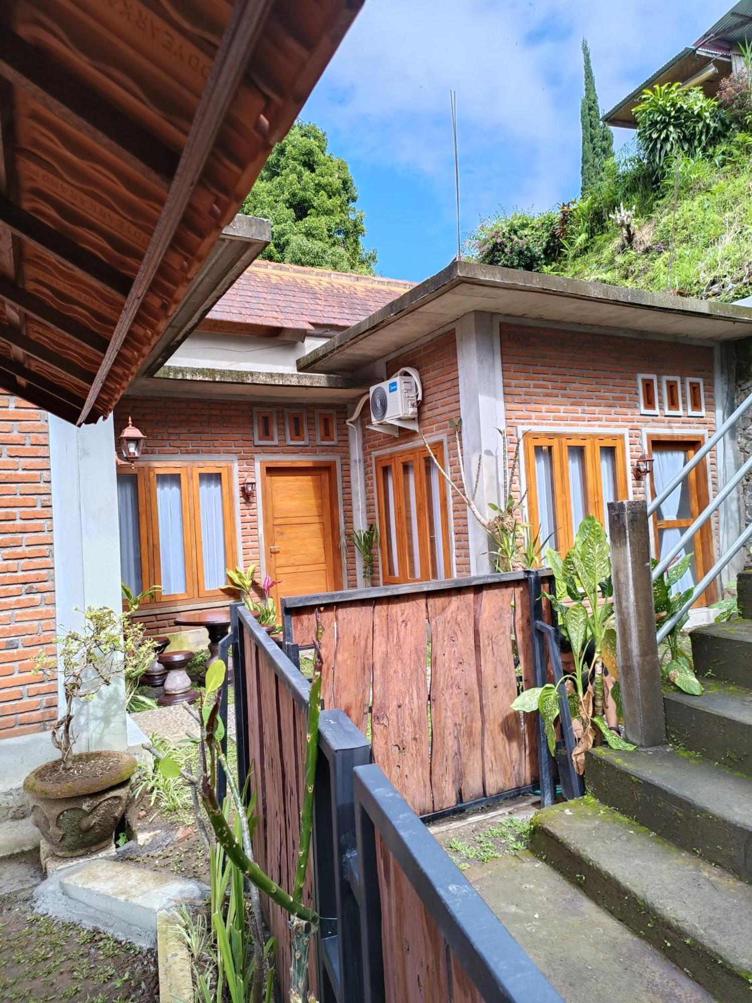 Munduk Made Oka Homestay And Warung מראה חיצוני תמונה